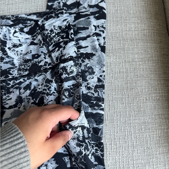 Lululemon leggings - Picture 4 of 4